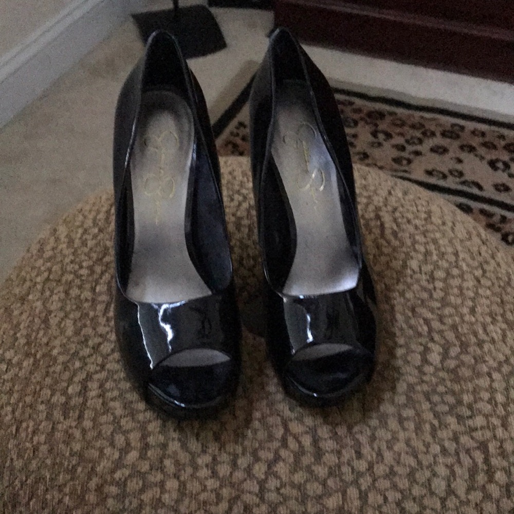 Black peep toe platform pumps